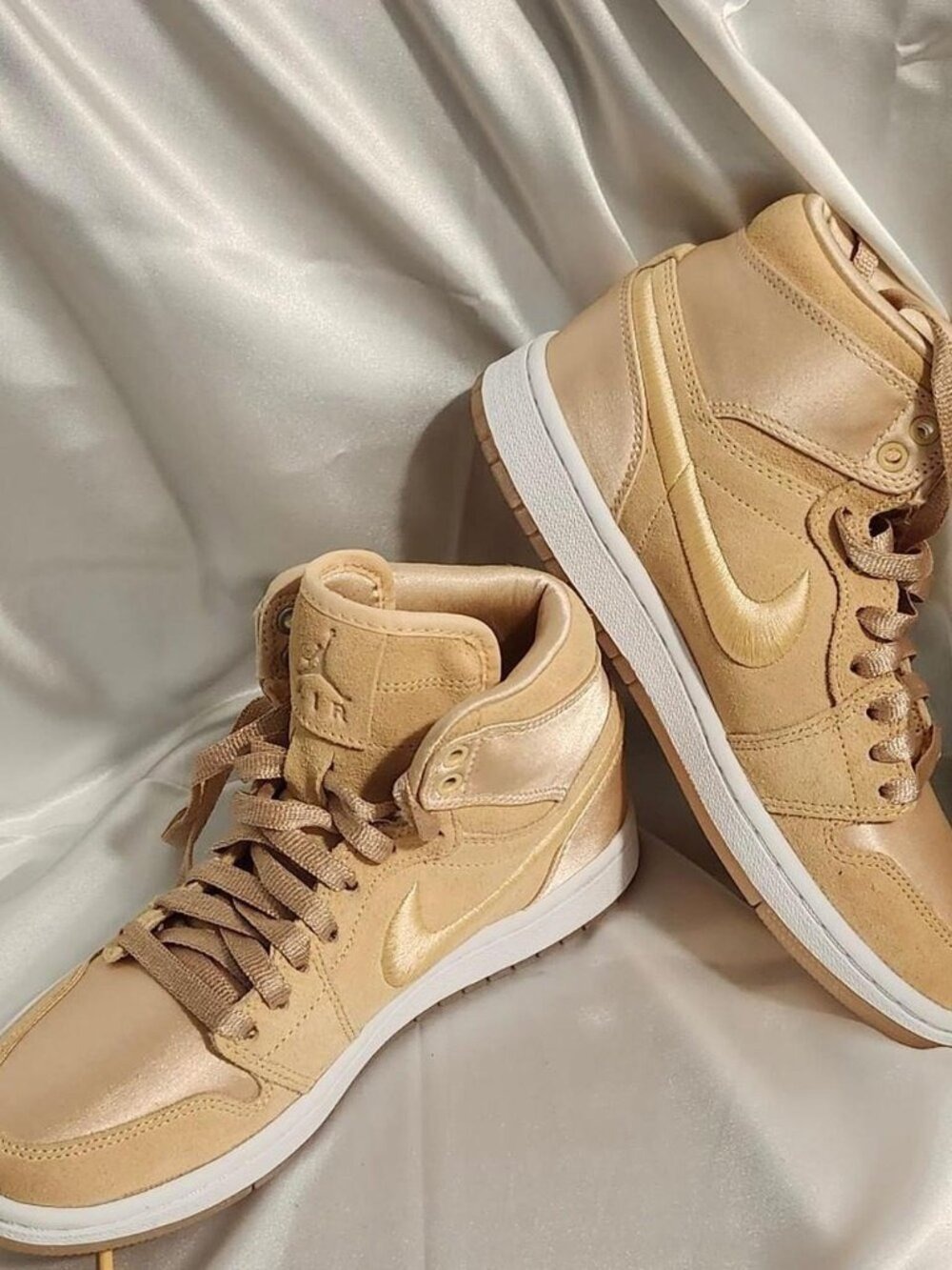 NWOT Nike Air Jordan 1 Retro High SOH Season of Her Ice Peach AO1847-845 size 6